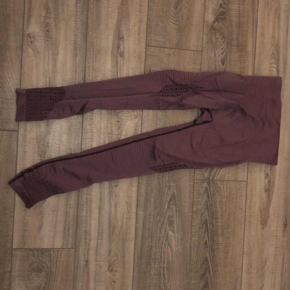 High waisted gym shark leggings!